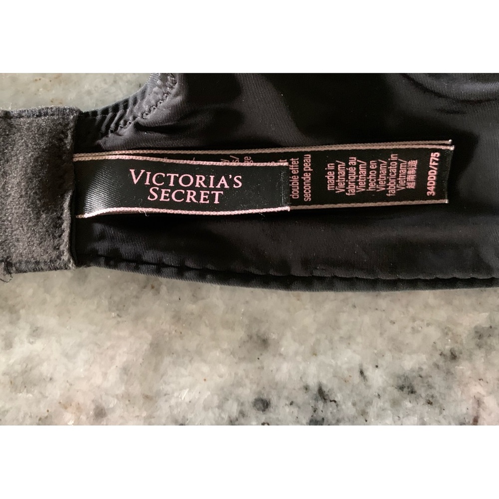 Victoria Secret T Shirt Bra size 34DDD
